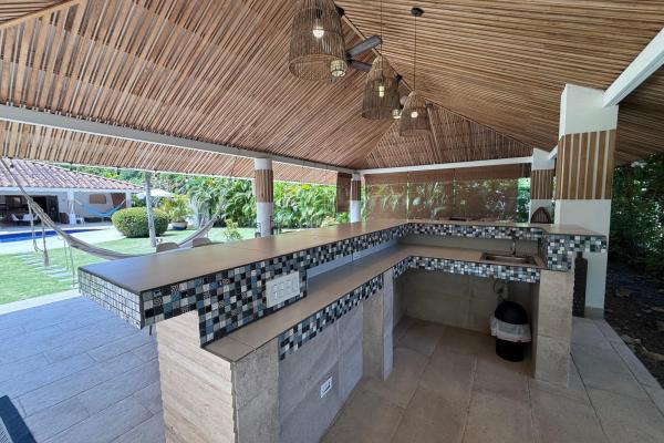 Casa con piscina en coronado golf | amoblada y equipada