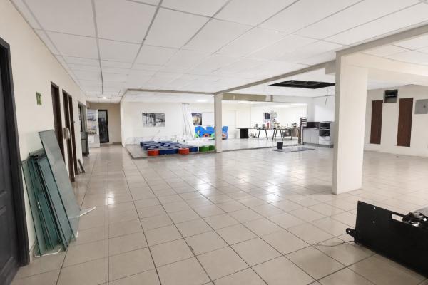 Commercial warehouse for sale in río abajo