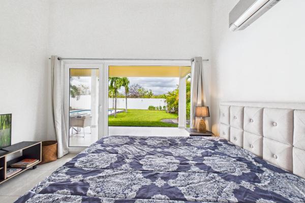 Beautiful modern 2 bdrm home with pool