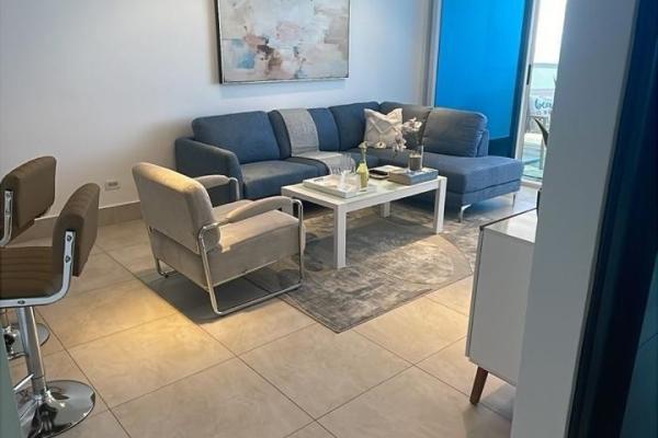 Apartamento moderno de 2 habitaciones frente al mar en playa malibú