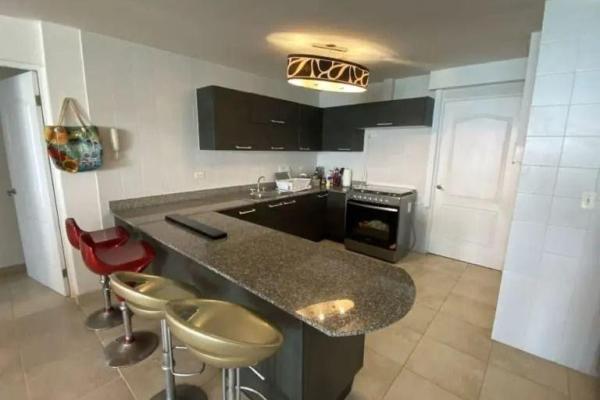 Apartment with ocean view in coronado country club