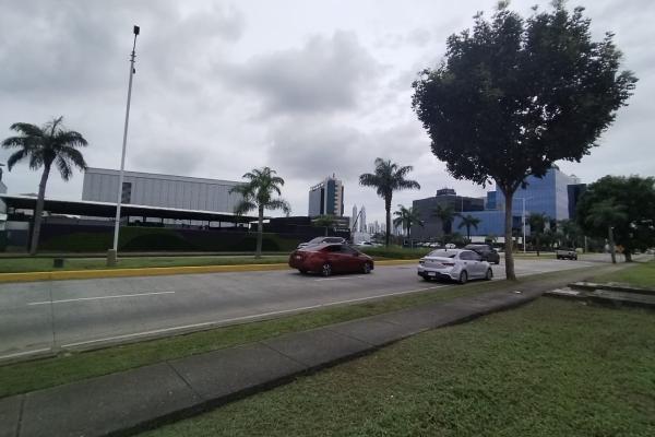 Venta de terreno en santa maria business district