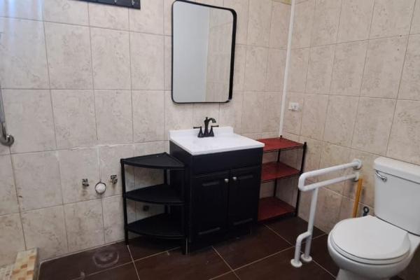 4 bedroom house with private pool and jacuzzi