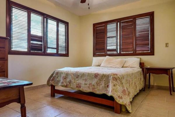 Casa con más de 1 hectárea y dos residencias