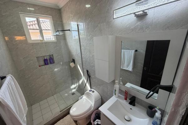 House for sale in villa valencia, south coast