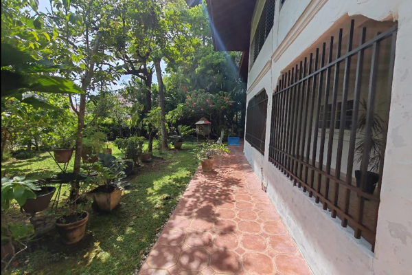 Sale of house in albrook