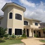 4 bedroom house toscana del este with solar panels