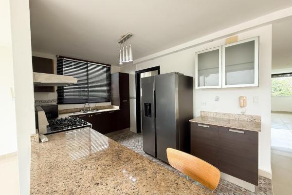 Amplio apartamento familiar en venta en pine hill