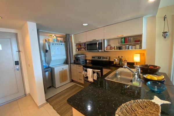 Apartamento frente al mar en coronado bay: dos estudios fusionados