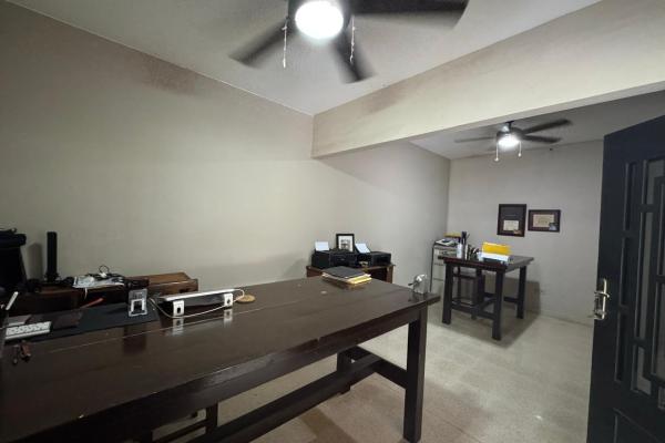 Casa con piscina en lote de 2.239 m²