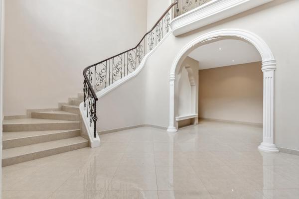 Mansion in golf heights
