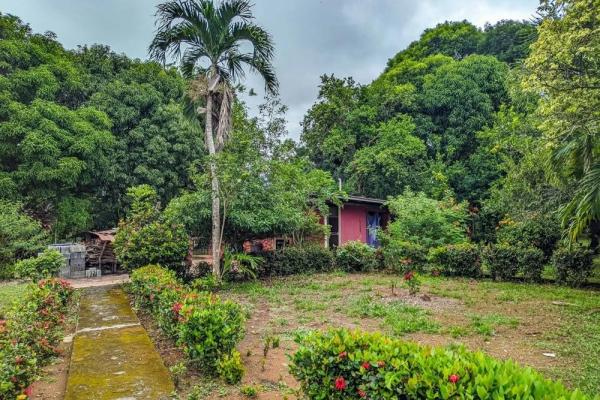 Terreno a pie de carretera con 2,906 m² en dolega