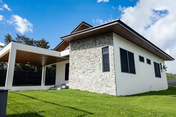 Contemporary home for sale in alto boquete