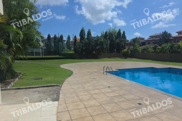 Sale of house in el doral