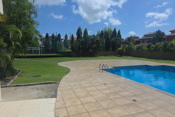 Vendo casa en exclusivo complejo el doral, costa sur