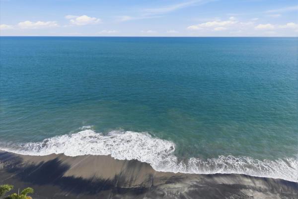 Oceanfront estate — playa malibu, panama
