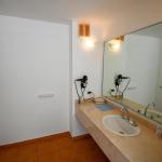 Casa adosada amueblada de cuatro recámaras cerca de la playa