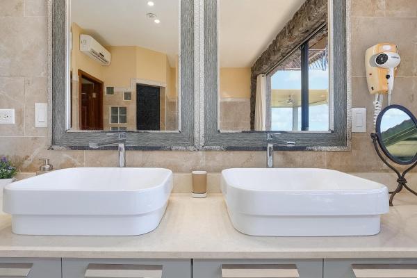 Panama estate w/marina,airstrip & resort potential