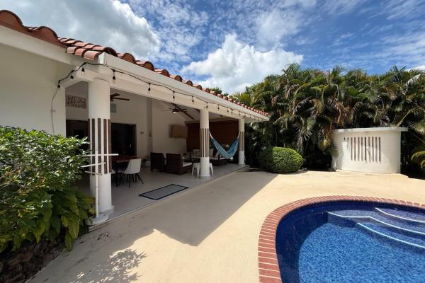 Casa con piscina en coronado golf | amoblada y equipada