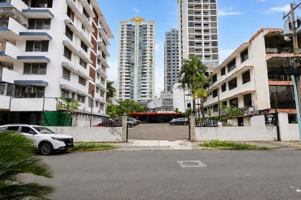 Alquiler de terreno con edificación en el cangrejo