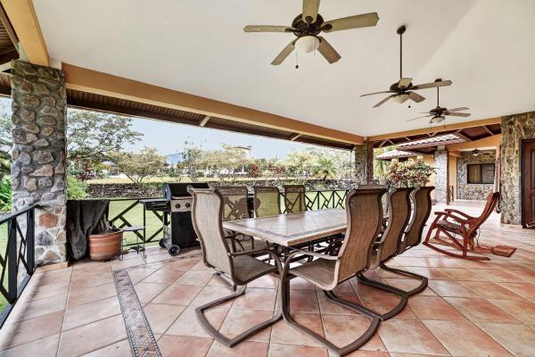 Casa los molinos boquete con amplia terraza