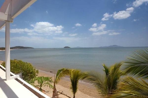 Id 10037 oceanfront italian villa 20 minutes away