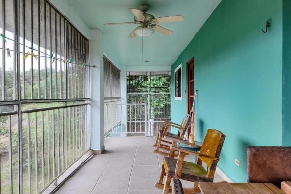 Casa con más de 1 hectárea y dos residencias