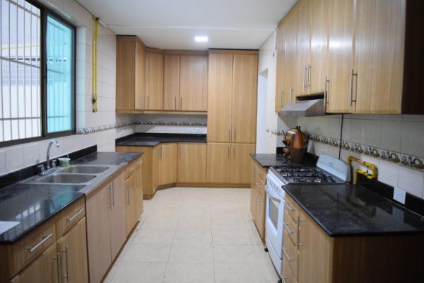 Venta o alquiler de casa comercial en marbella