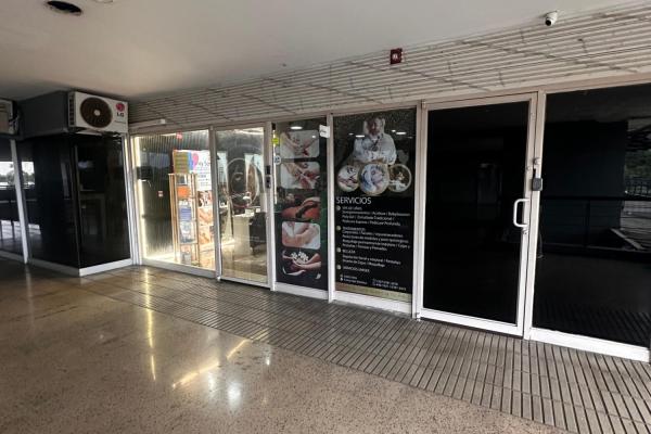 4 locales comerciales contiguos en venta | plaza colón | disponibles juntos