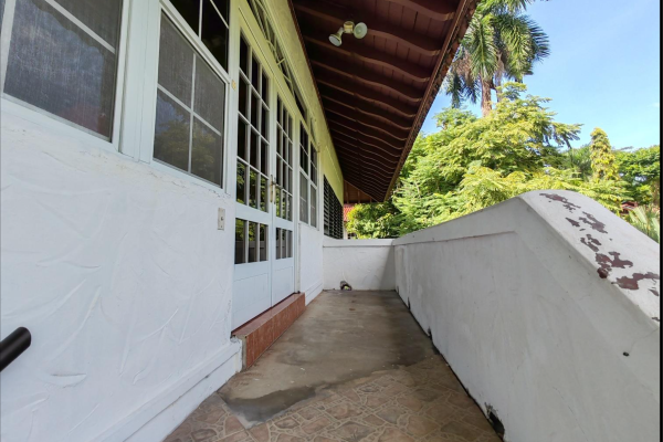 Sale of house in albrook