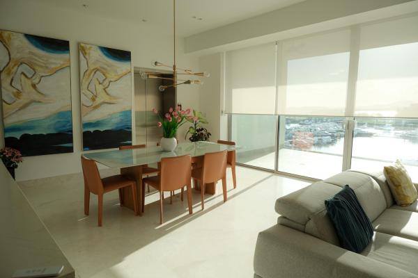 Apartamento con luz natural y vistas a la marina en bcr
