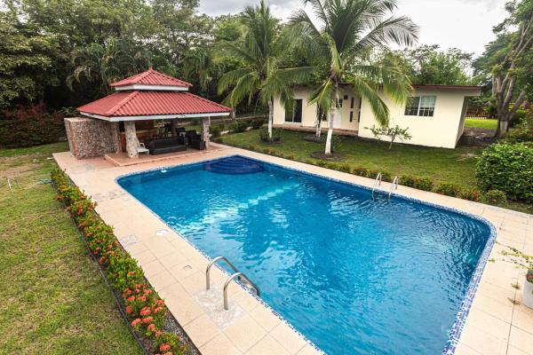 Casa en alquiler o venta en las uvas, san carlos