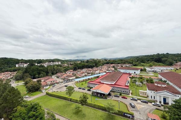 Amplio apartamento familiar en venta en pine hill