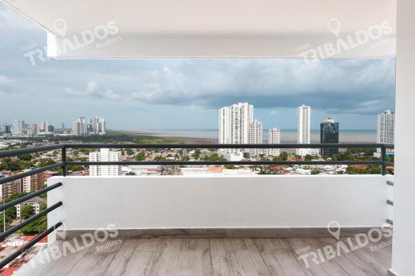 Venta de penthouse con vista al mar y la ciudad