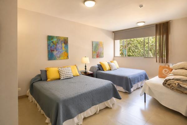 Apartamento frente al mar en venta , ph la ensenada farallón