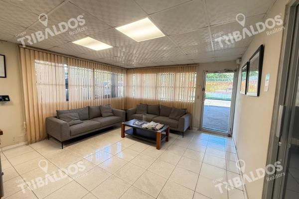 Alquiler de bodega con oficinas en juan díaz
