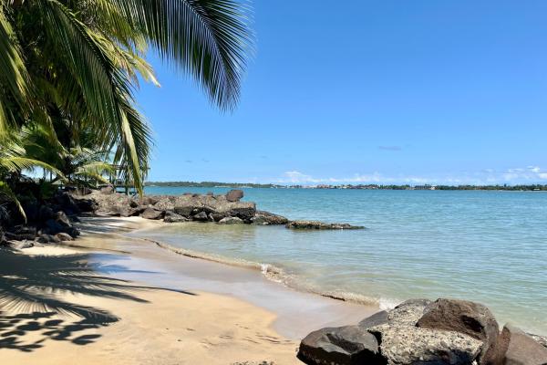 Prime oceanfront estate w/dock & beach, isla colon