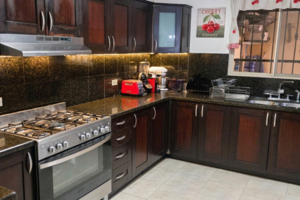 Venta casa en condado del rey complejo cerrado