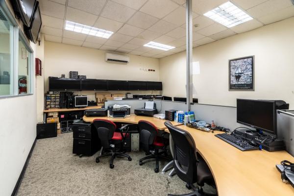 Venta de edificio para oficinas y call center en albrook fields