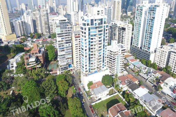 Venta de apartamento en ph torre del parque