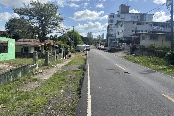 Hight-traffic land in parque lefevre for sale