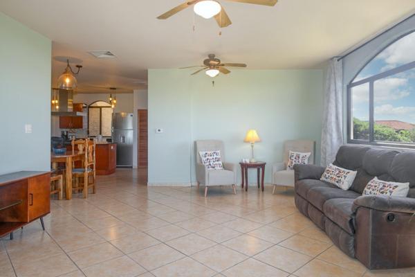 Rare ground-floor canyon view condo in los molinos