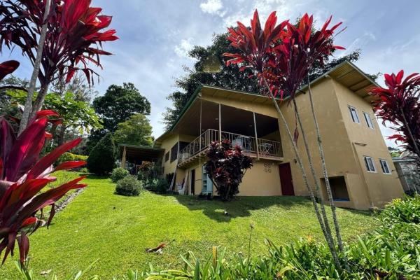 Versatile mountain estate in el salto boquete