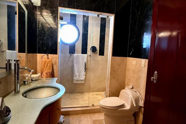 Casa en venta en residencial gold point – amplia y lujosa