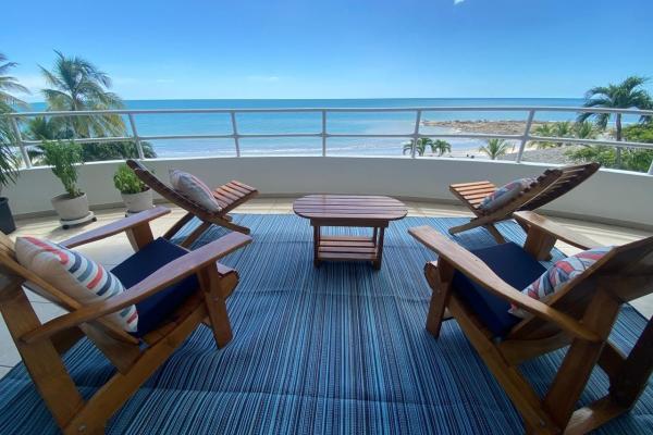 Apartamento frente al mar en coronado bay: dos estudios fusionados