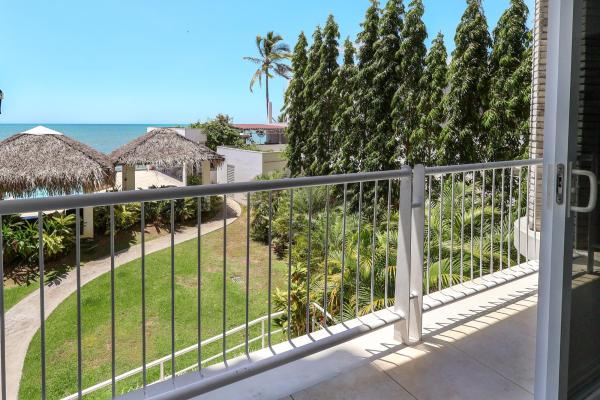 Apartamento frente al mar en venta , ph la ensenada farallón