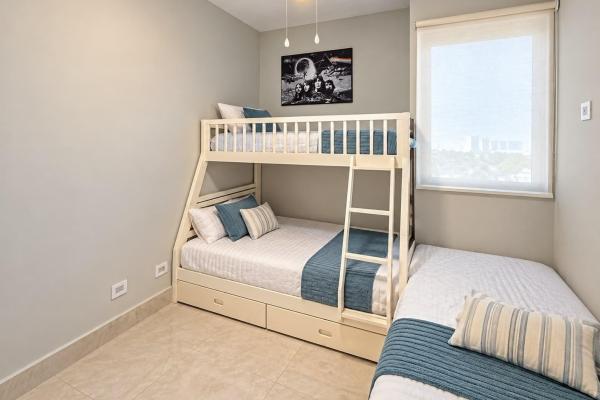 2-bedroom apartment | ocean waves | nueva gorgona