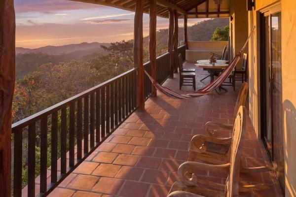 Cambutal ocean view home near los buzos
