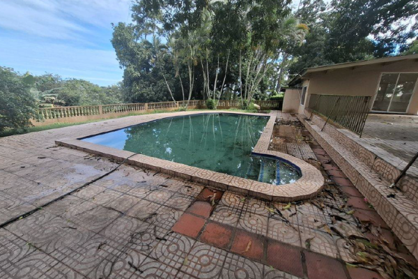 Venta de casa tipo chalet con terreno en la chorrera