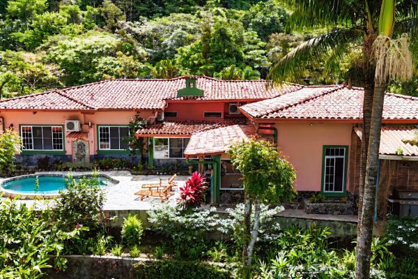 Mountain home for sale | altos del maría panama